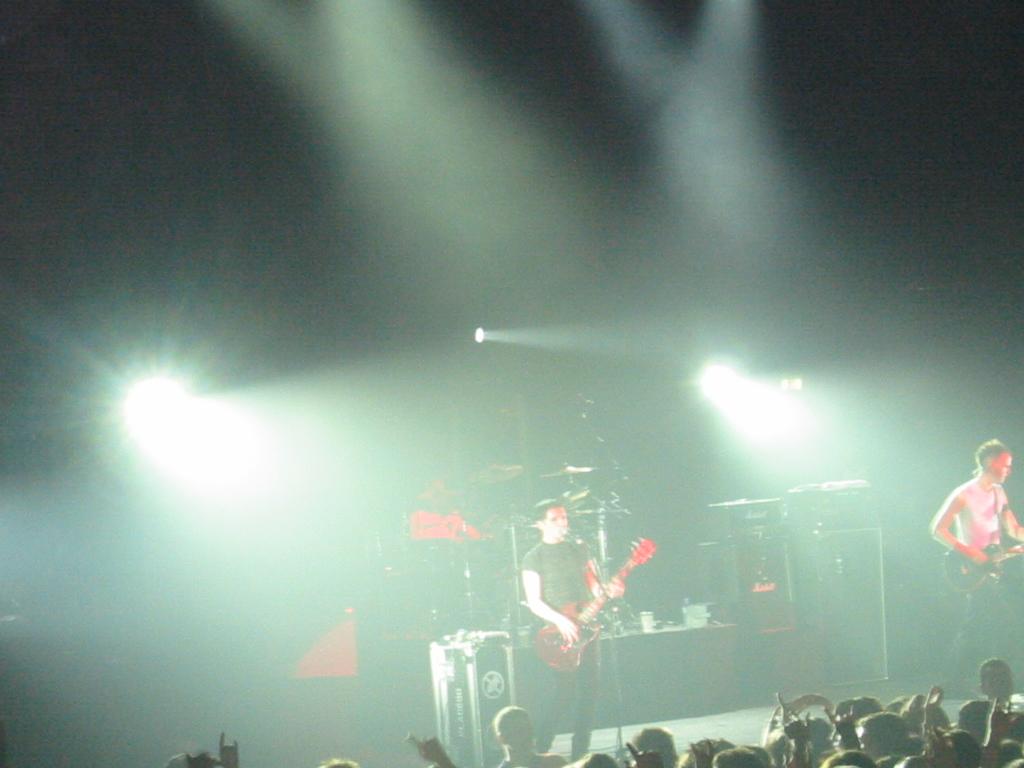 140-4027_IMG