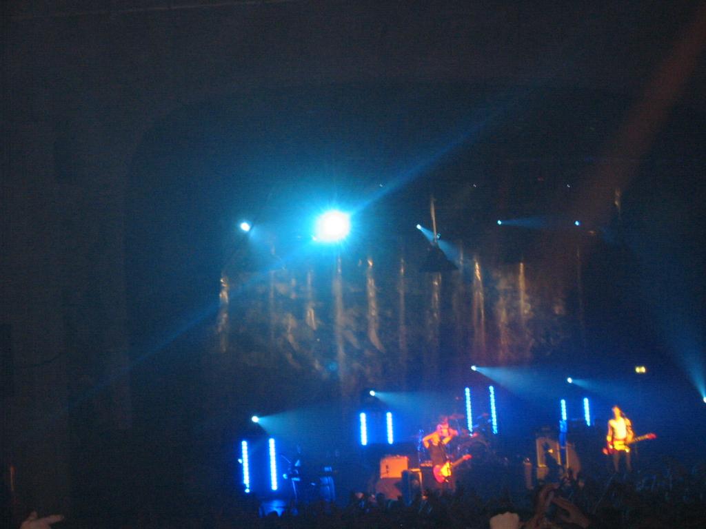 140-4067_IMG