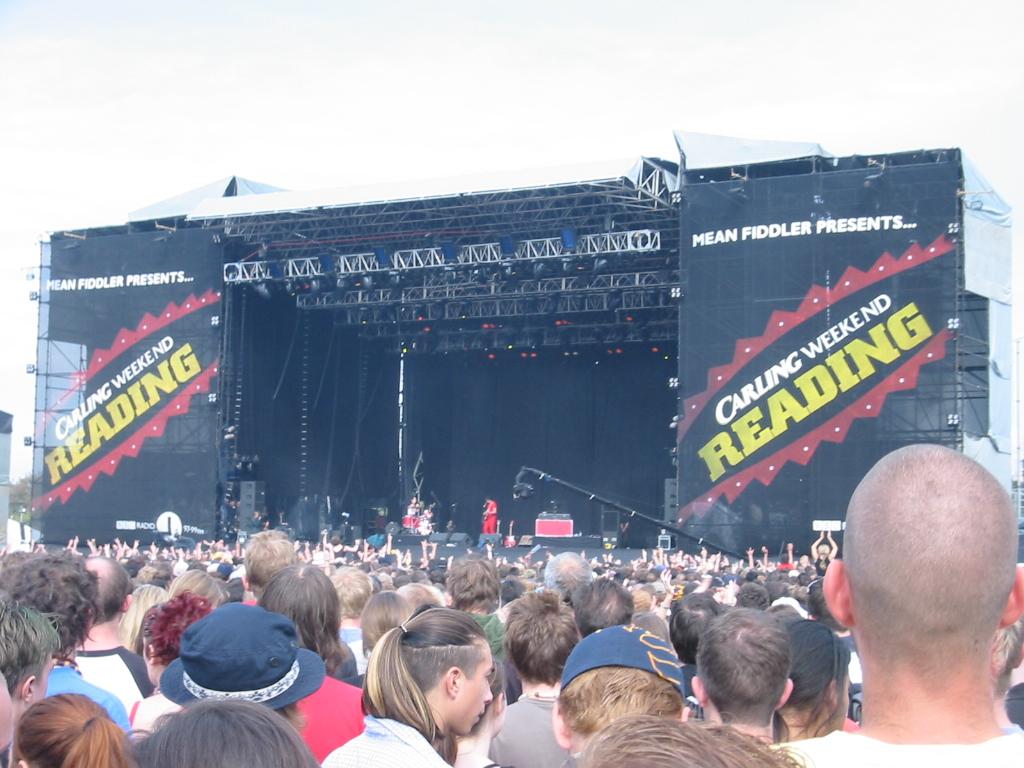 107-0701_IMG_The_White_Stripes
