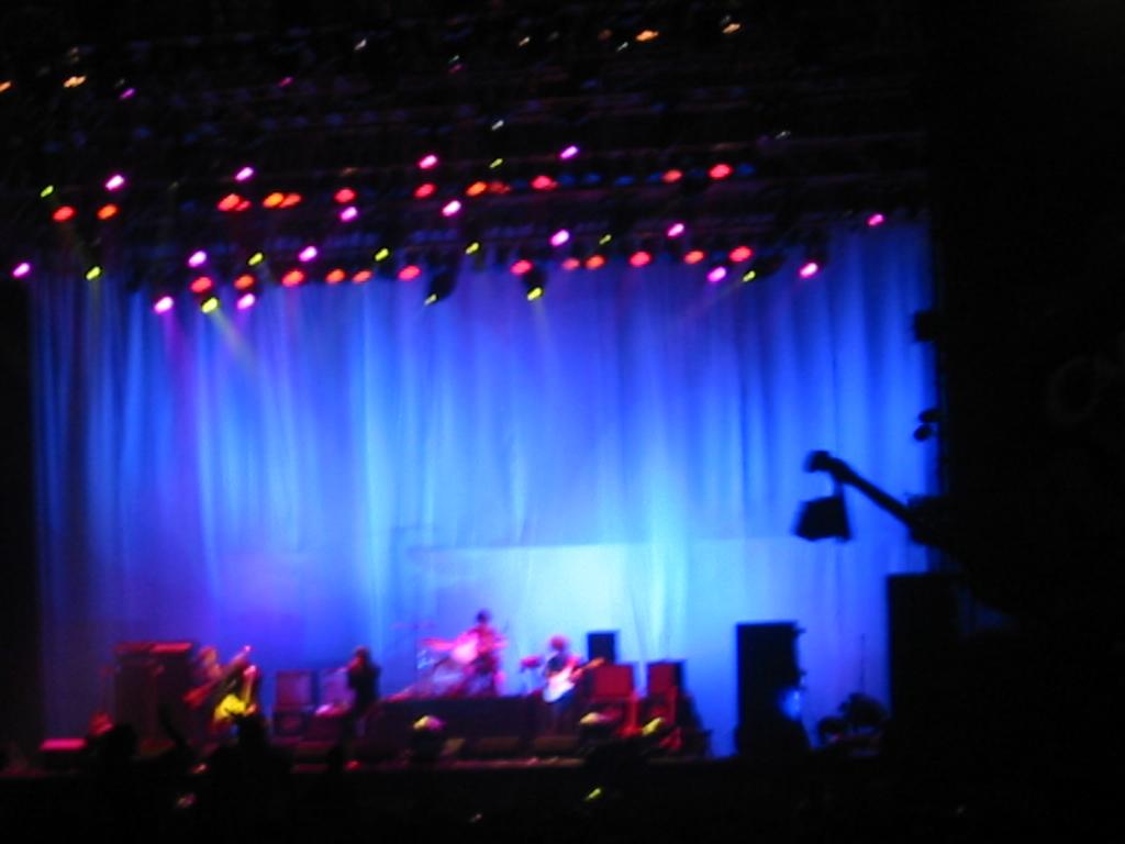 107-0763_IMG_The_Strokes