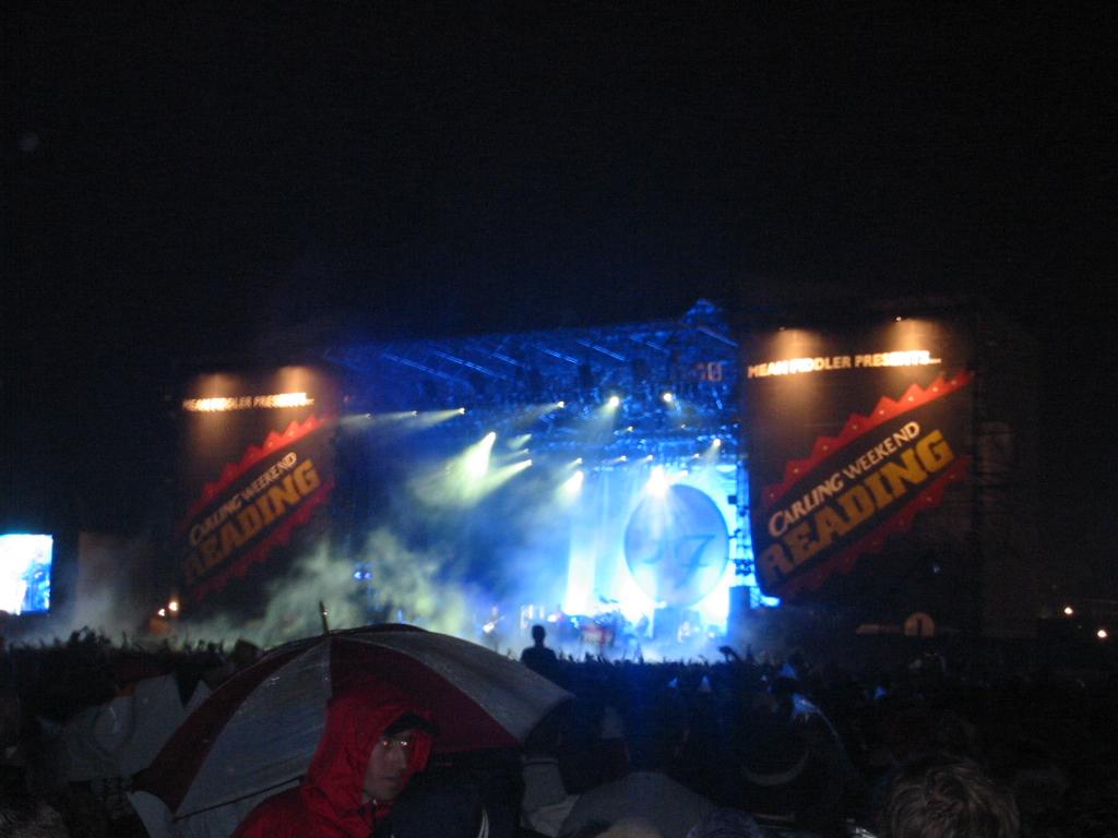 108-0882_IMG_Foo_Fighters