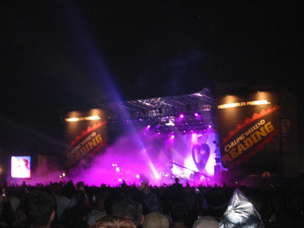 108-0885_IMG_Foo_Fighters