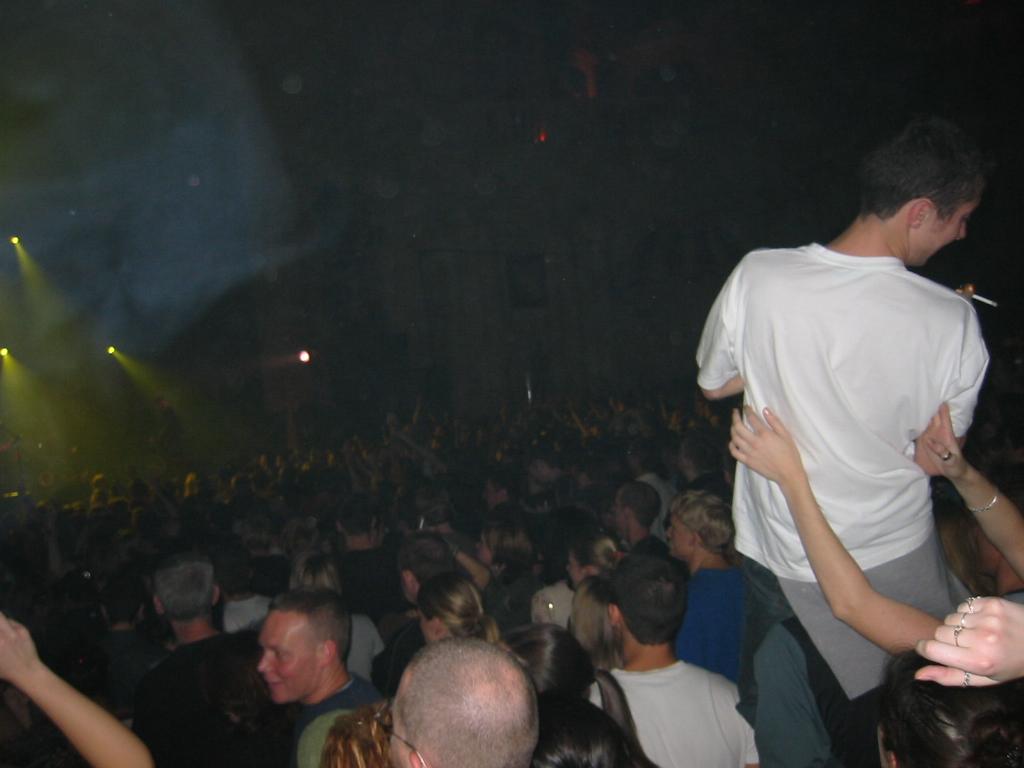 117-1742_IMG