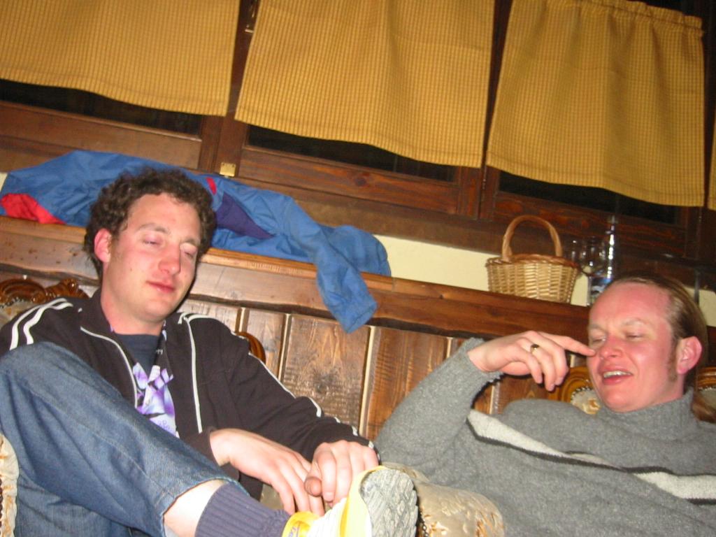 130-3085_IMG